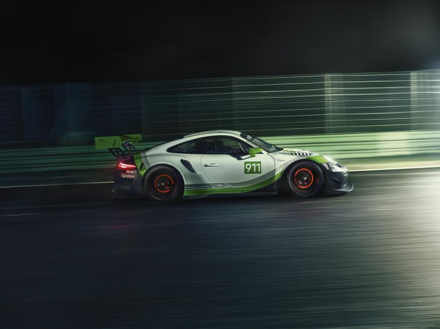  Porsche 911 GT3 R (991) 2018 года  (фото 6 из 11)